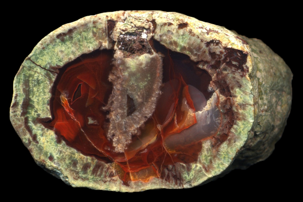 Esterel La Vigne Thunderegg with Red Core