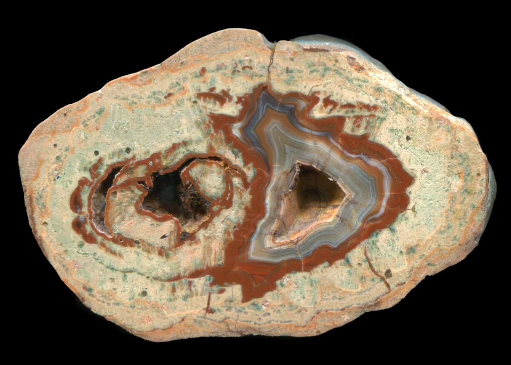 A different kind of Esterel La Vigne Thunderegg with Opaque Agate