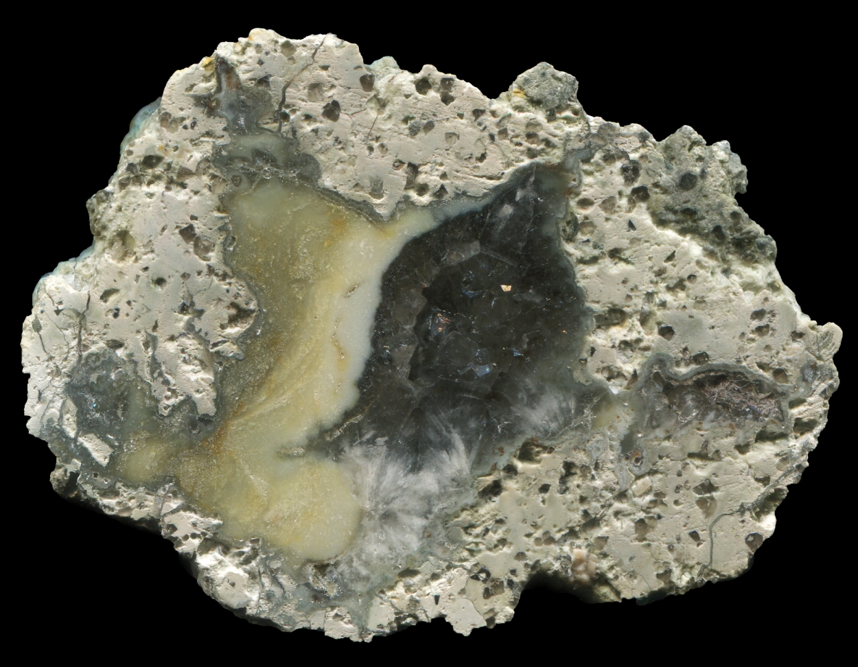 Querbitzsch Thunderegg With Crystal