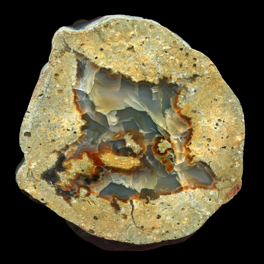 Complete Gravel Pit Thunderegg with Flawd Agate