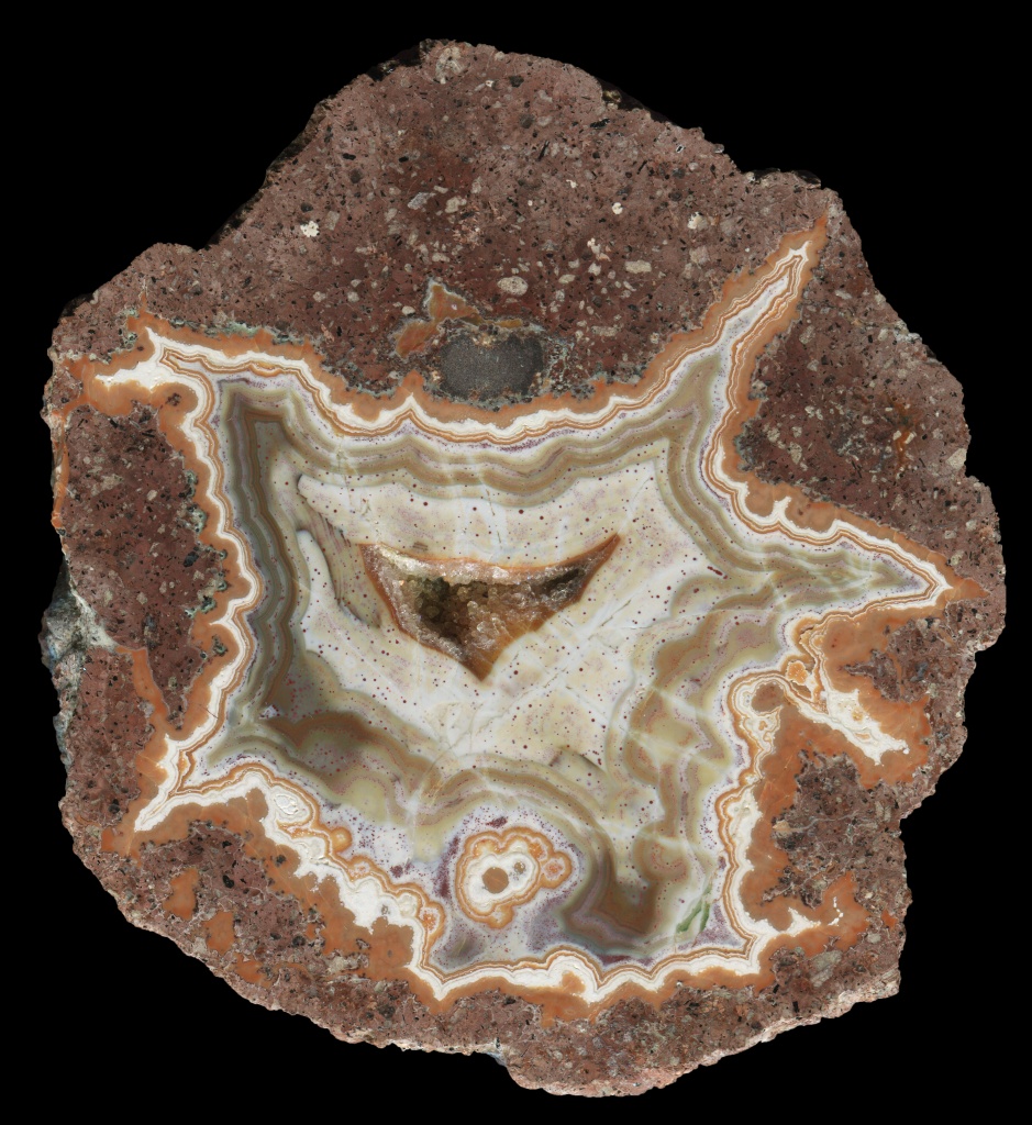 Nowy Kościół Thunderegg with Cream and Orange Solid Agate Core