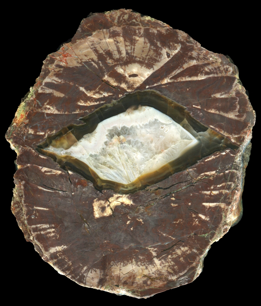 Large Priuralskoe Bed 2 Thunderegg with White Centre