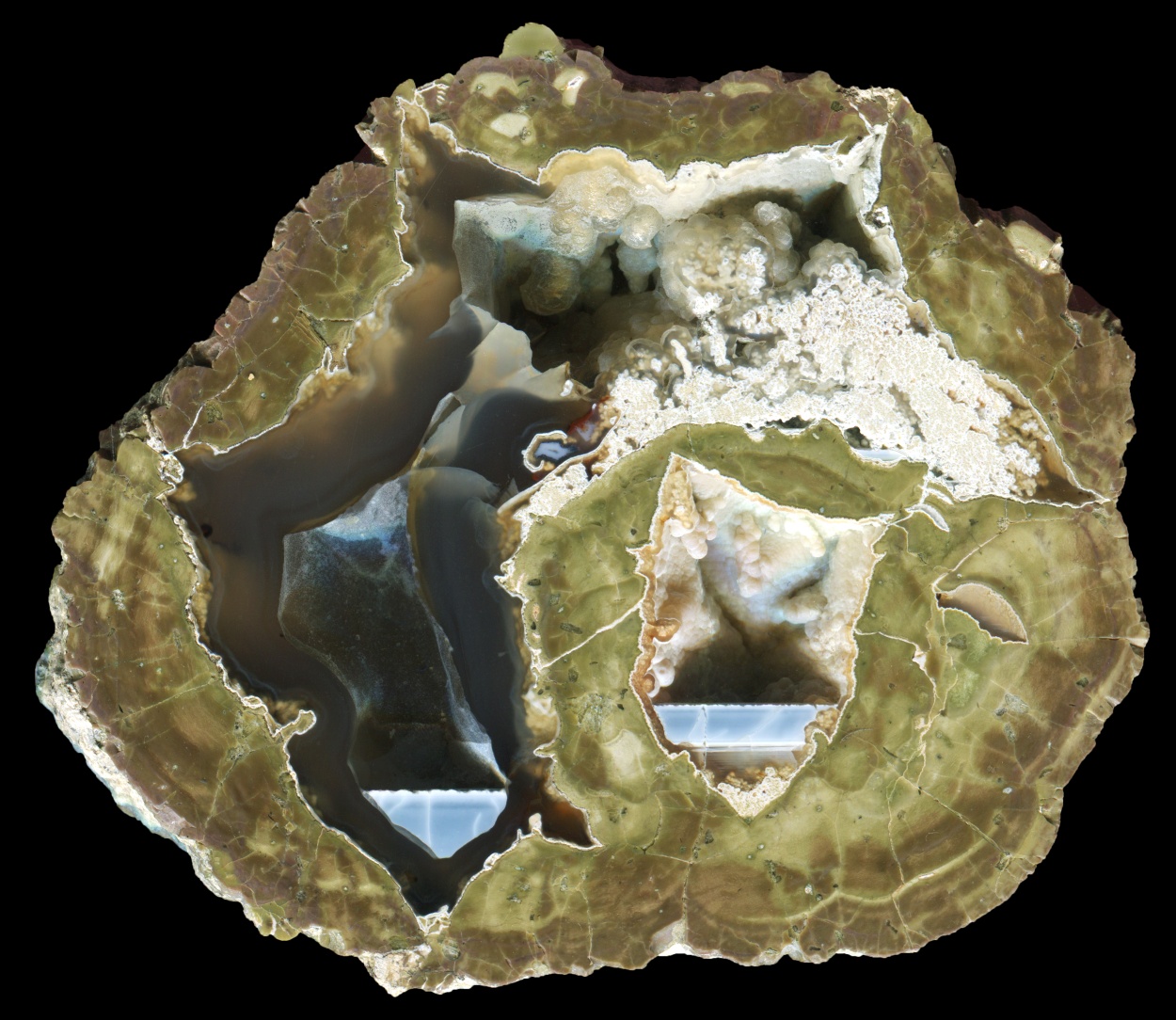 Complex Eddy Bed Thunderegg with Atol Structure, Mineralisation and Blue Opal