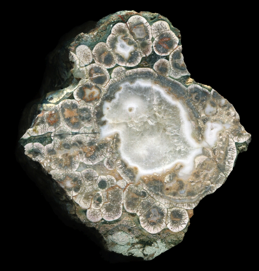 South Fork Quartz Creek Specimen with a larger single egg in the centre.